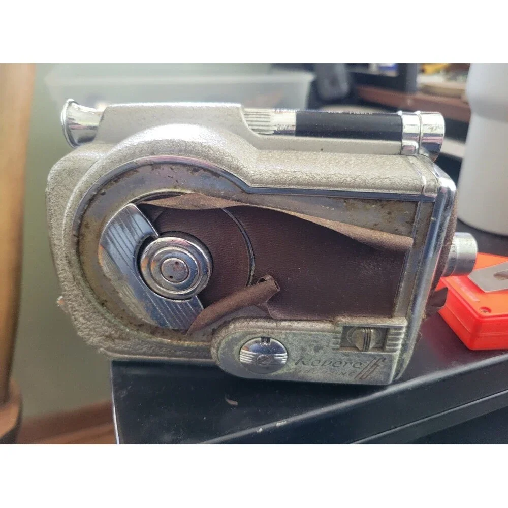 VINTAGE Revere Magazine Model 16 Movie Camera
